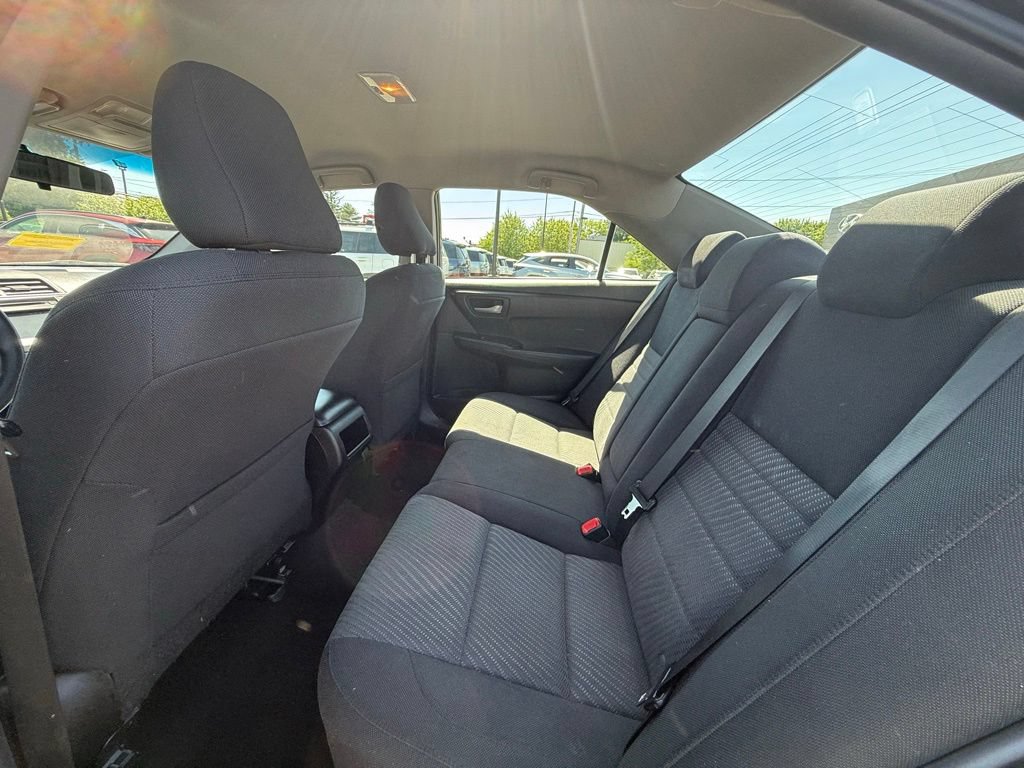 Used 2015 Toyota Camry LE FWD image 17