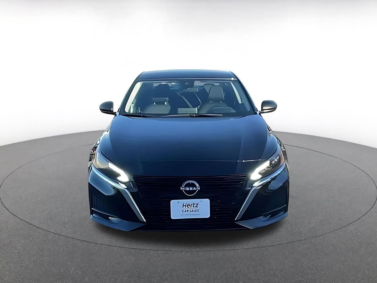 Used 2025 Nissan Altima 2.5 SV image 4