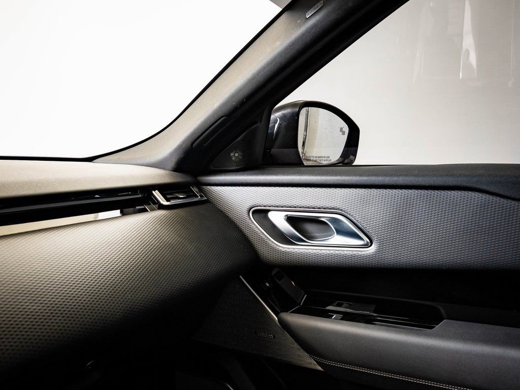 Used 2022 Land Rover Range Rover Velar R-Dynamic S AWD/4WD image 32