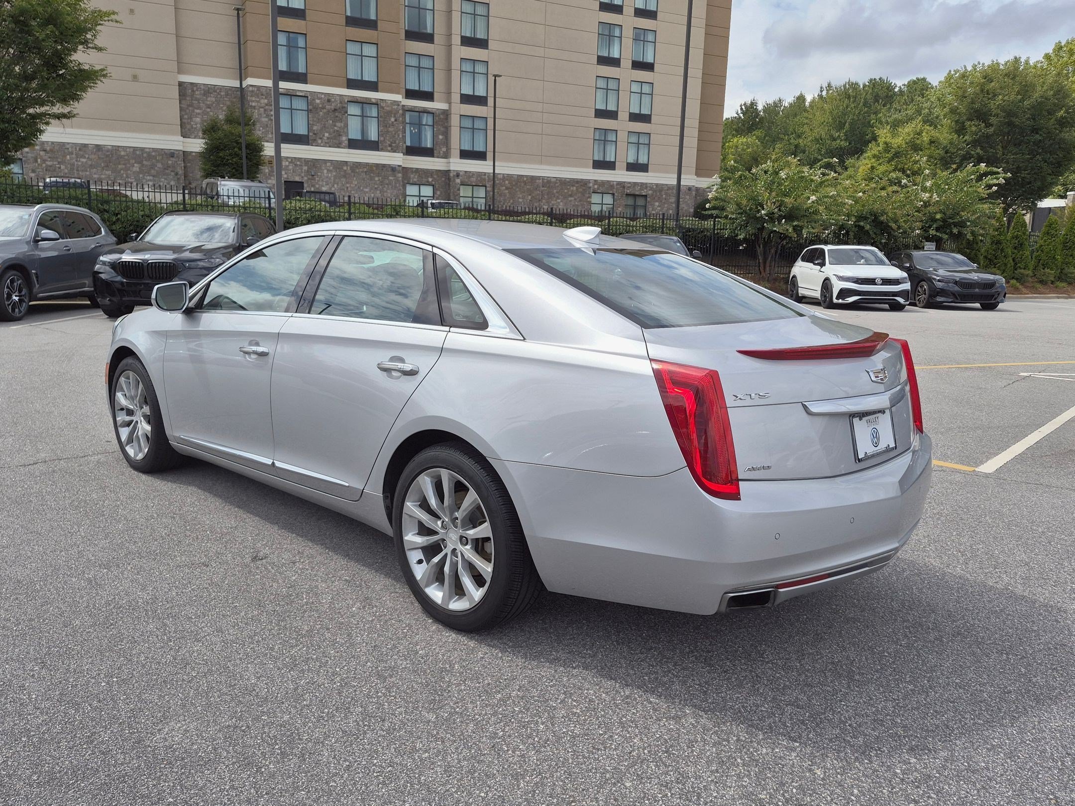 Used 2017 Cadillac XTS Luxury AWD/4WD image 5