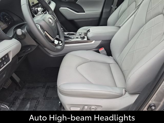 Certified 2026 Toyota Highlander Platinum AWD/4WD image 13