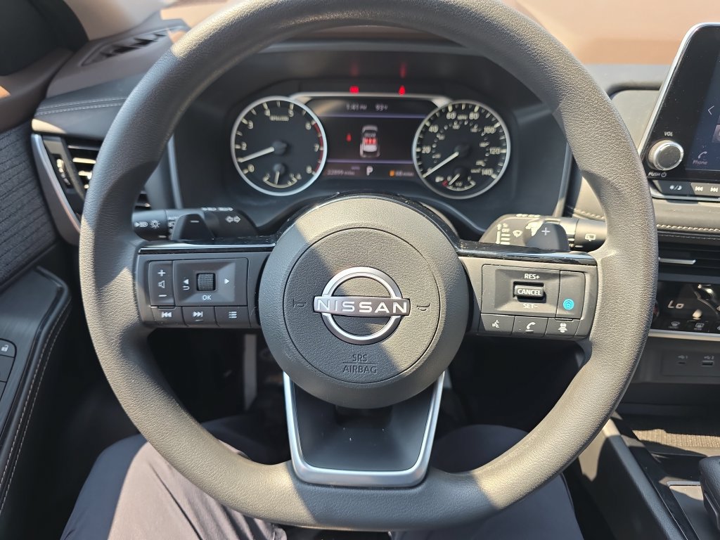 Used 2023 Nissan Rogue SV AWD/4WD image 16