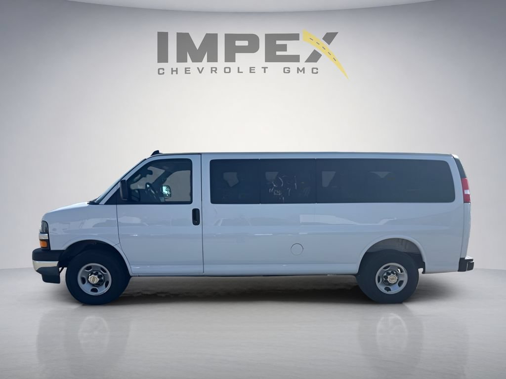 Used 2025 Chevrolet Express 3500 LT w/ LT Preferred Equipment Group RWD image 2
