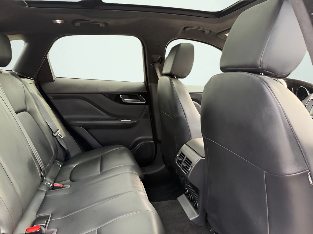 Used 2020 Jaguar F-PACE Premium AWD/4WD image 26