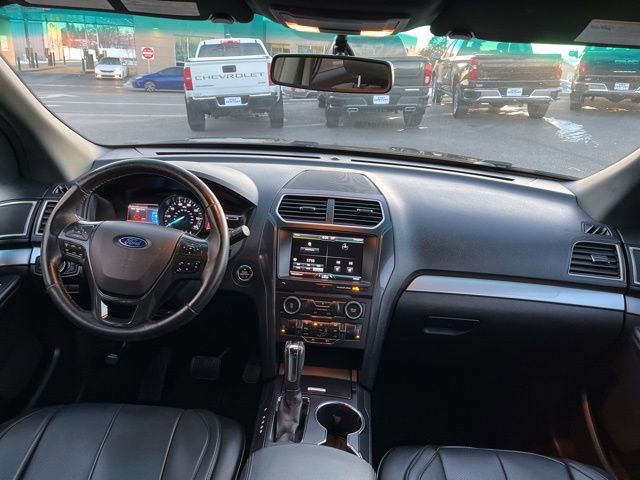 Used 2016 Ford Explorer XLT w/ Equipment Group 202A FWD image 41