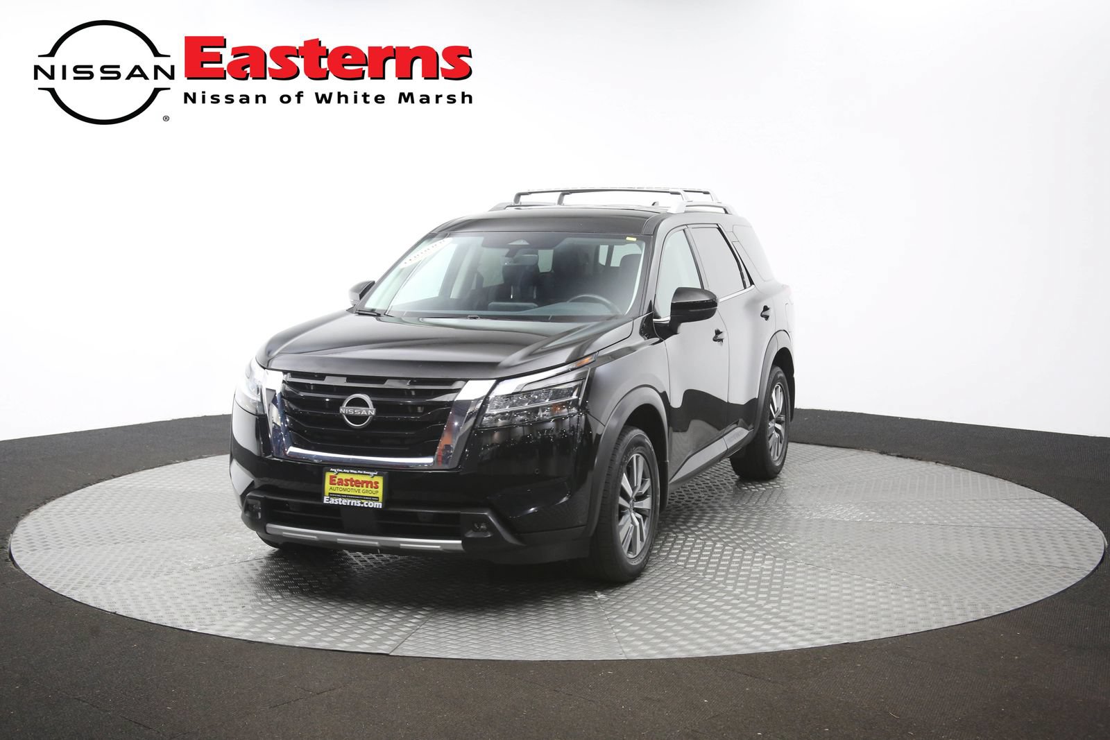 Used 2023 Nissan Pathfinder SL AWD/4WD image 54