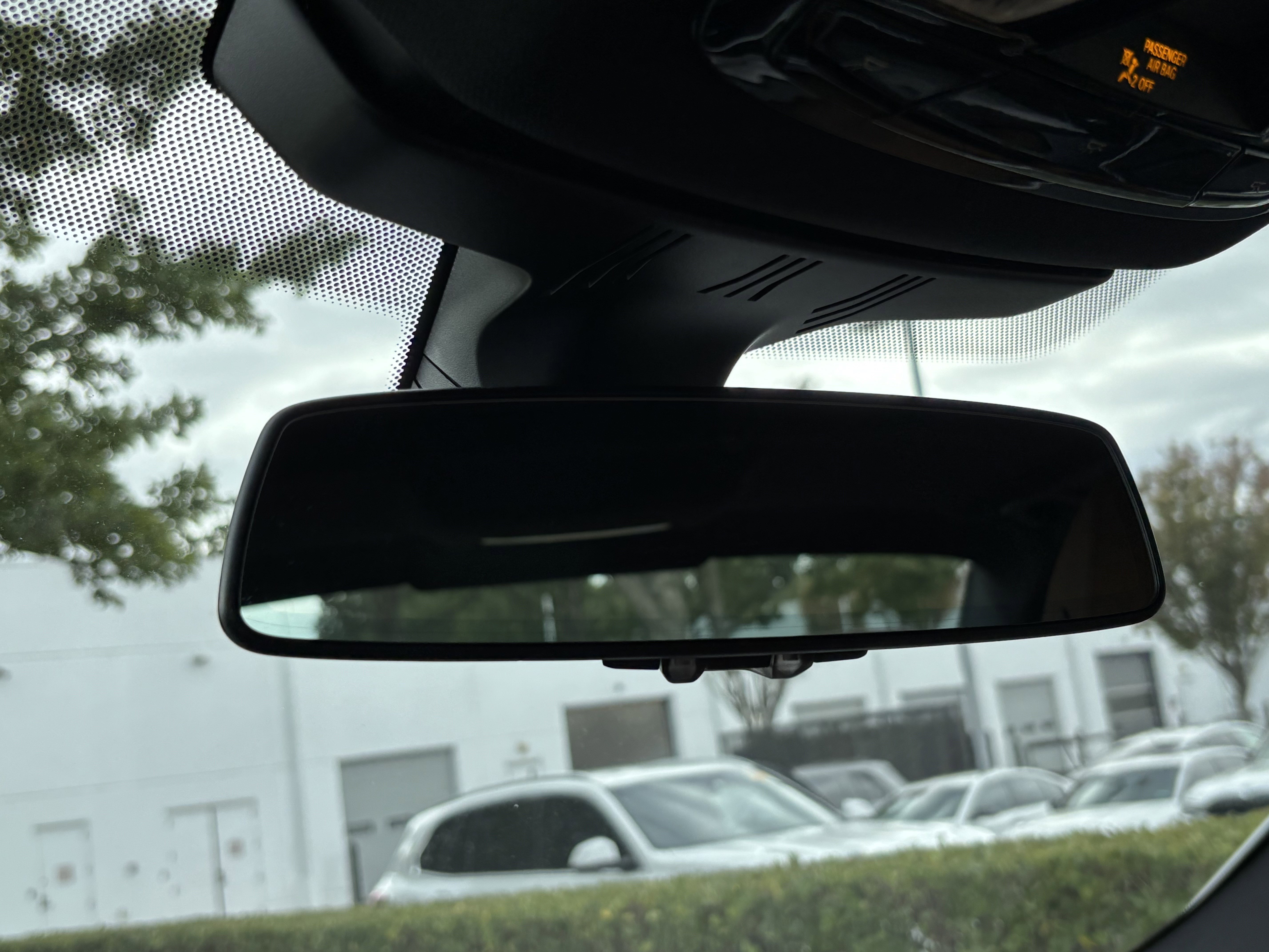 Used 2023 BMW 530e w/ Premium Package image 27