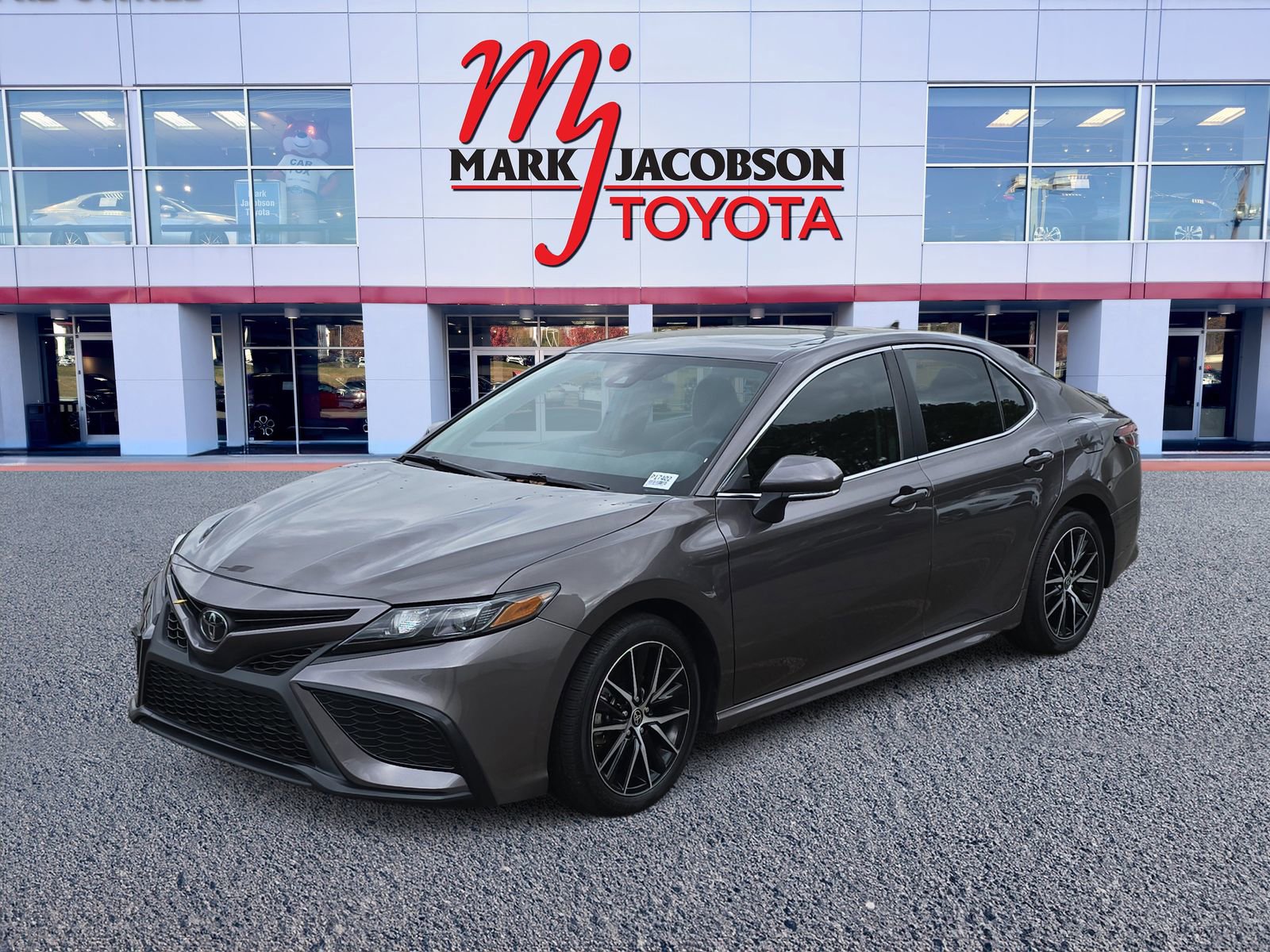 Used 2024 Toyota Camry SE