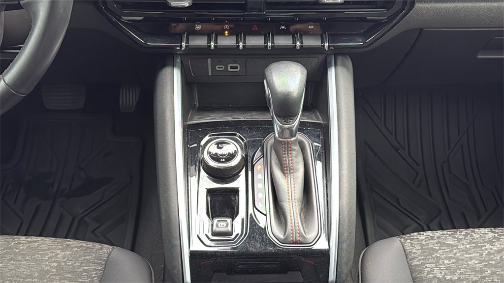 Used 2023 Chevrolet Colorado Z71 w/ Z71 Convenience Package 2 image 27