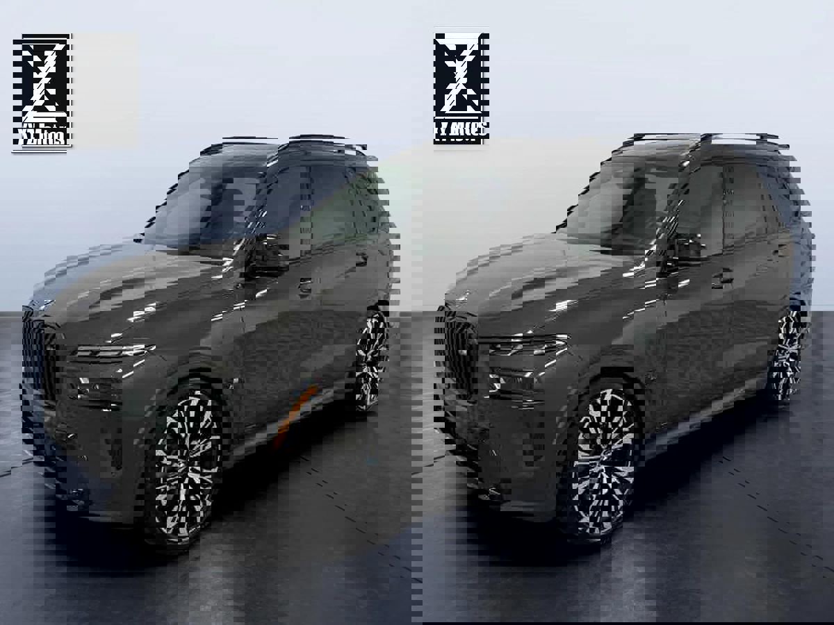 Used 2023 BMW X7 M60i image 1
