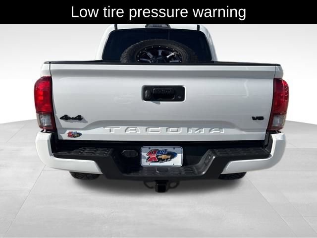 Used 2021 Toyota Tacoma SR5 w/ Trail Edition image 7