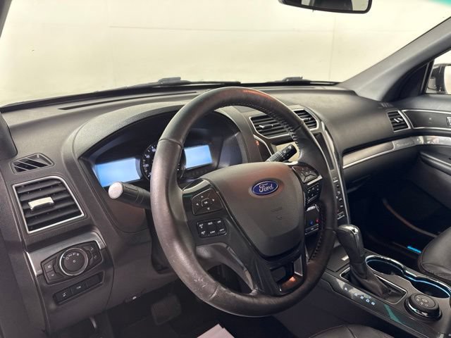 Used 2016 Ford Explorer Sport w/ Equipment Group 401A AWD/4WD image 16