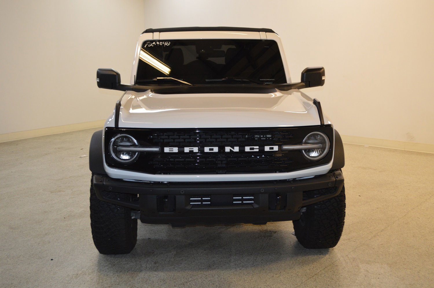 Used 2023 Ford Bronco Wildtrak image 8