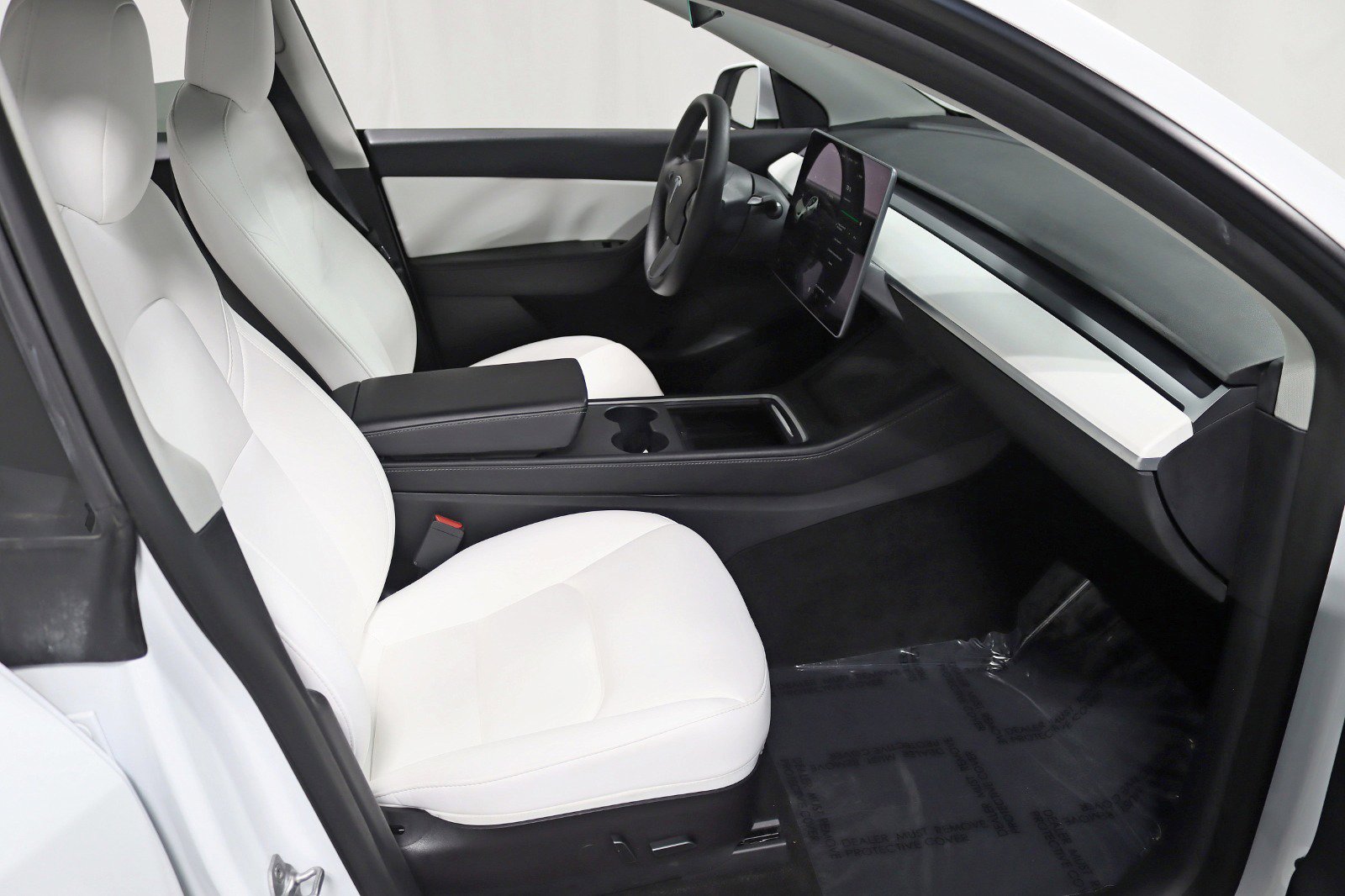 Used 2022 Tesla Model Y Long Range image 32