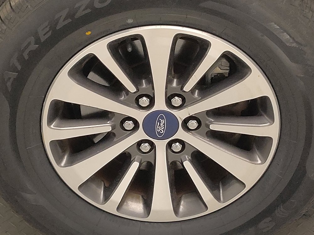 Used 2017 Ford Expedition XLT AWD/4WD image 31