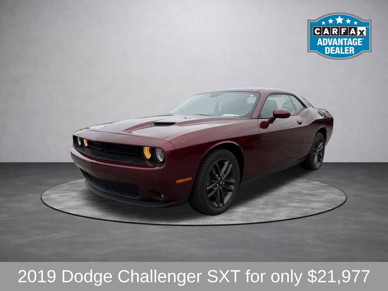 Used 2019 Dodge Challenger SXT w/ Blacktop Package image 9