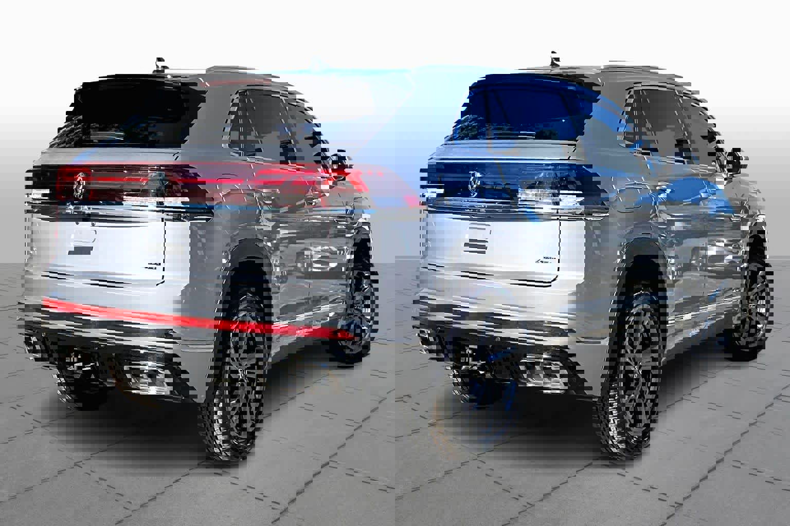 Used 2024 Volkswagen Atlas Cross Sport SEL R-Line image 12