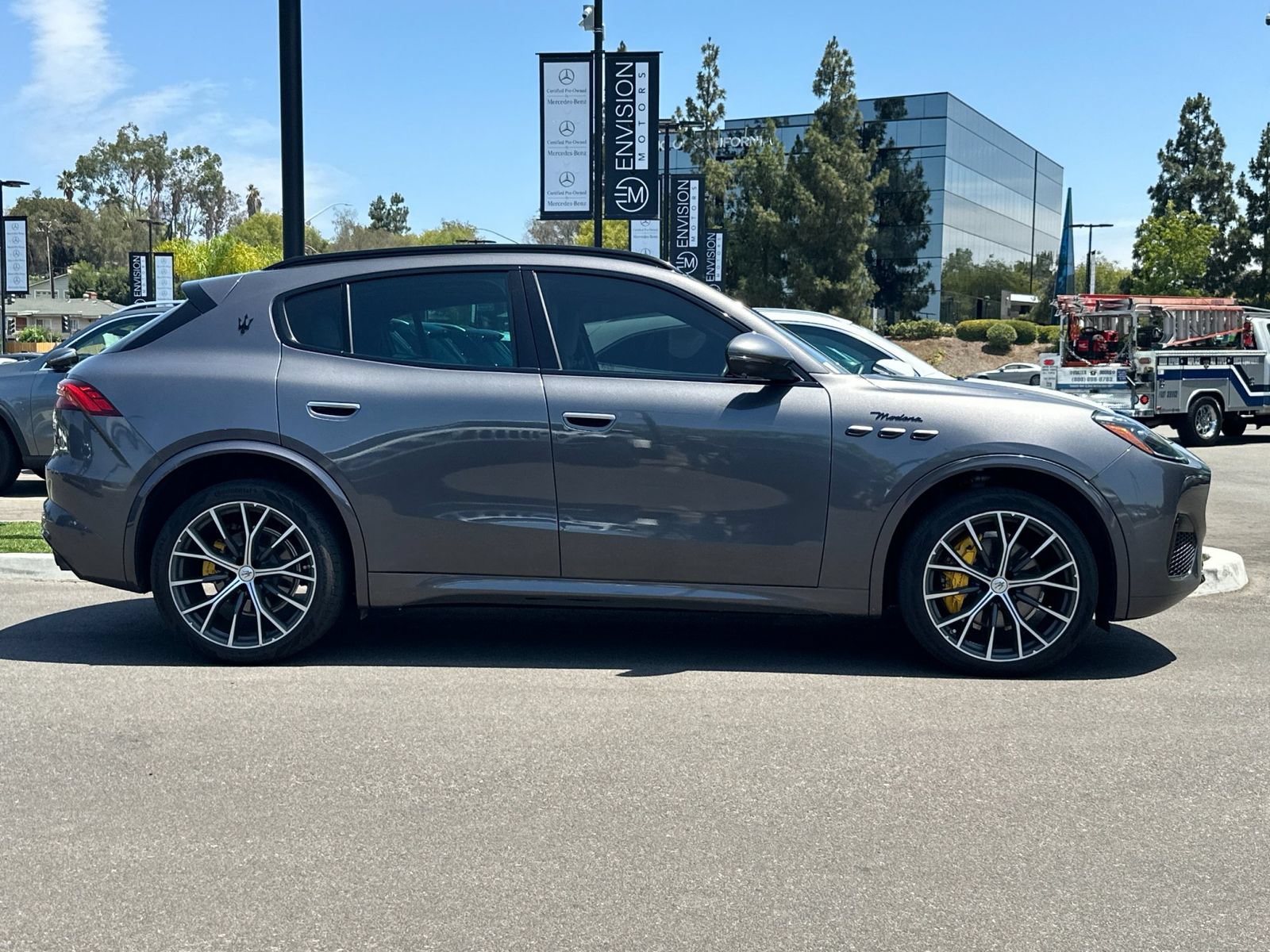 Used 2023 Maserati Grecale Modena AWD/4WD image 2