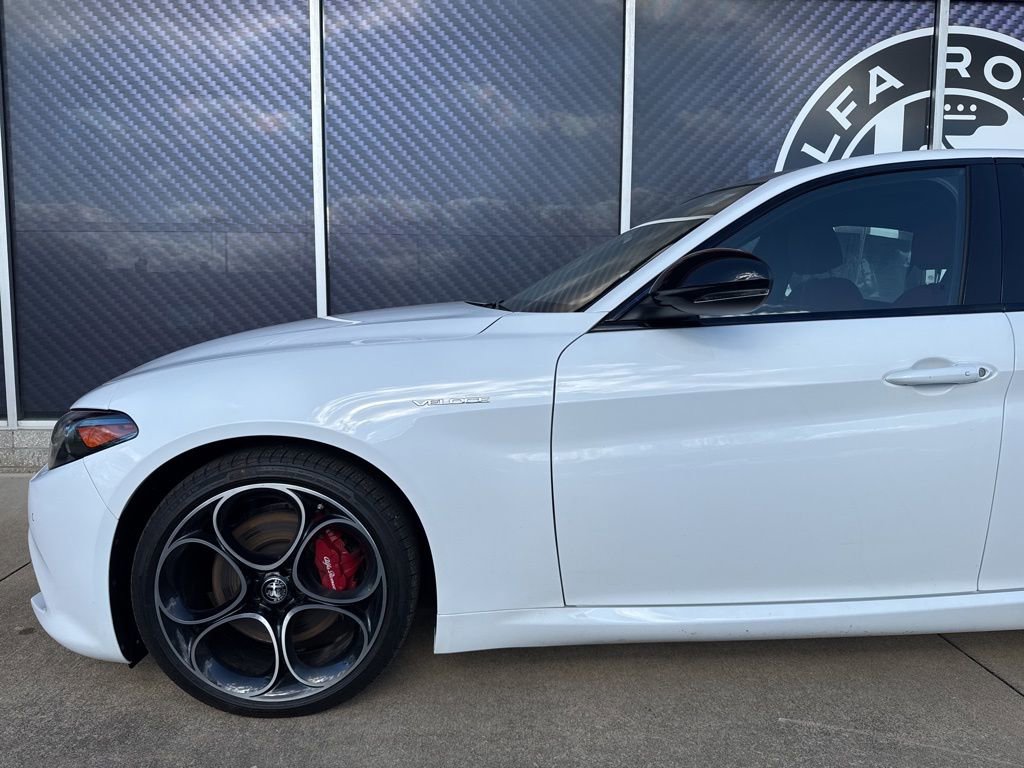 Used 2023 Alfa Romeo Giulia Veloce image 16