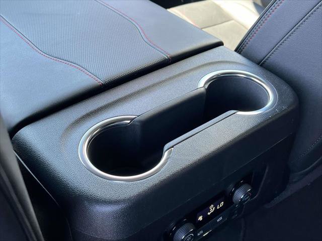 Used 2025 Chevrolet Suburban RST w/ Comfort Package AWD/4WD image 16