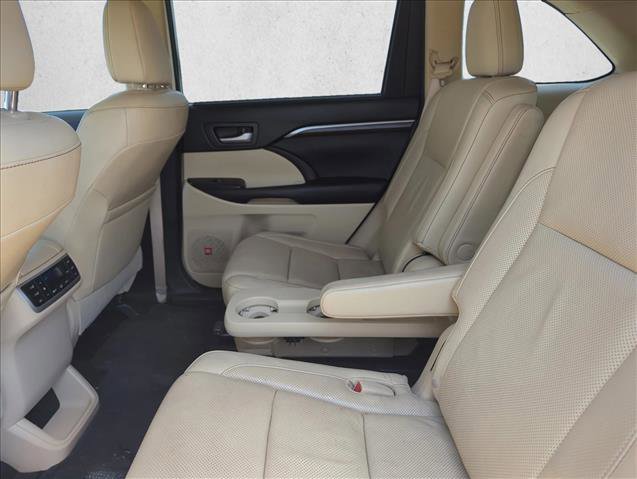 Used 2016 Toyota Highlander Limited Platinum AWD/4WD image 23
