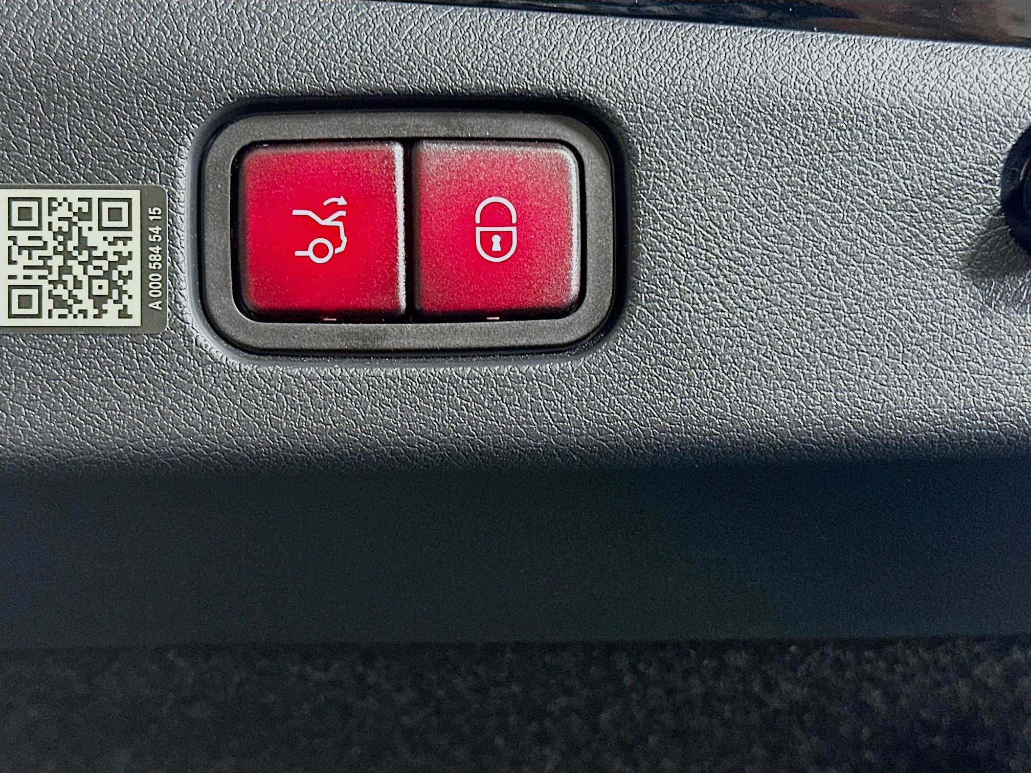 Used 2025 Mercedes-Benz E 350 Sedan image 30