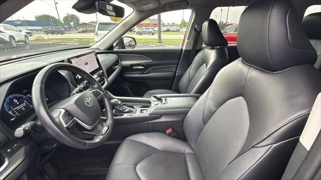 Certified 2024 Toyota Grand Highlander AWD image 33