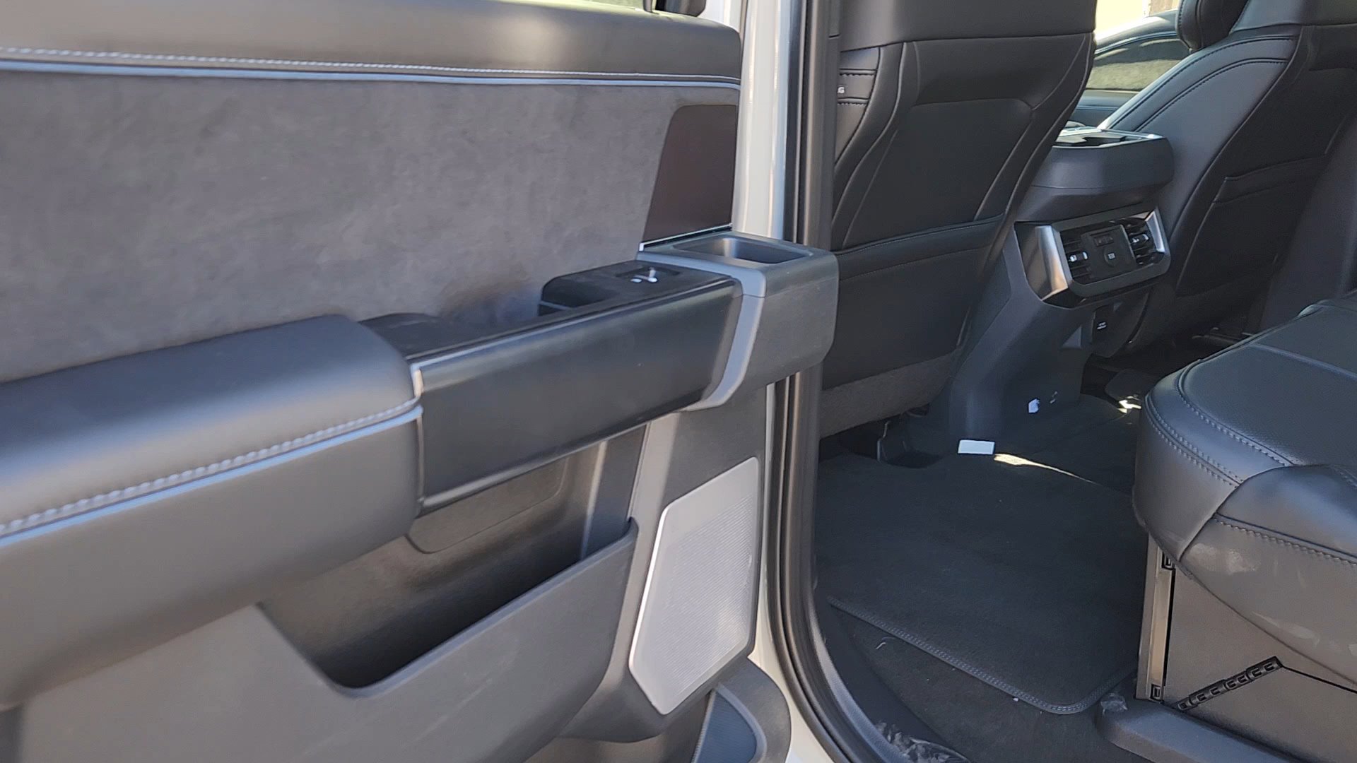New 2026 Ford F350 Platinum image 24