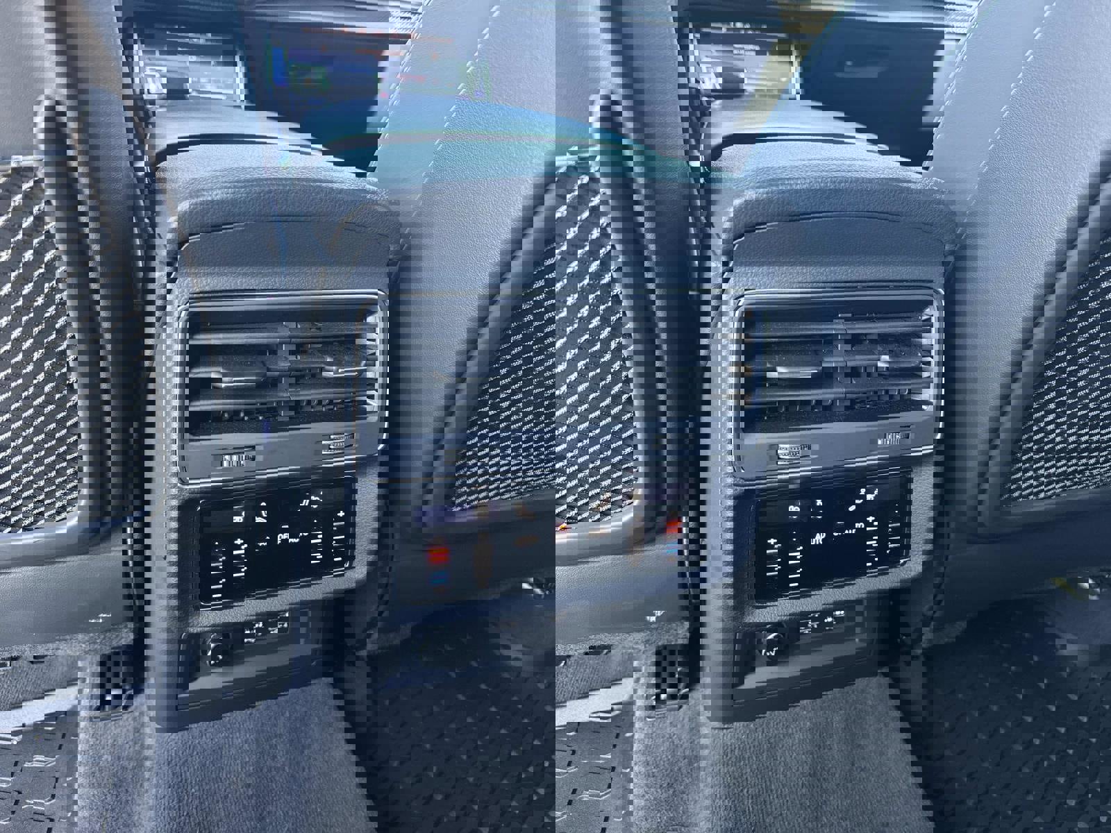 Used 2020 Audi SQ8 Premium Plus w/ Driver Assistance Package image 18