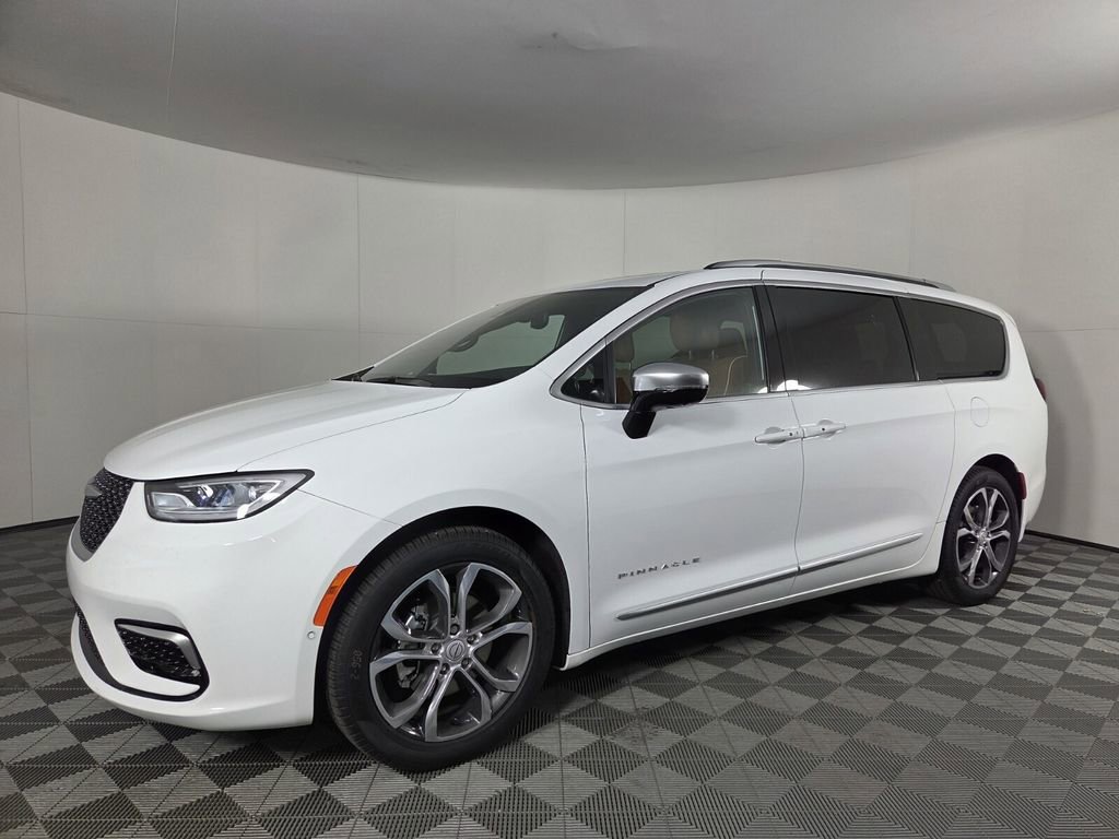 New 2026 Chrysler Pacifica Pinnacle w/ Trailer Tow Group FWD image 8