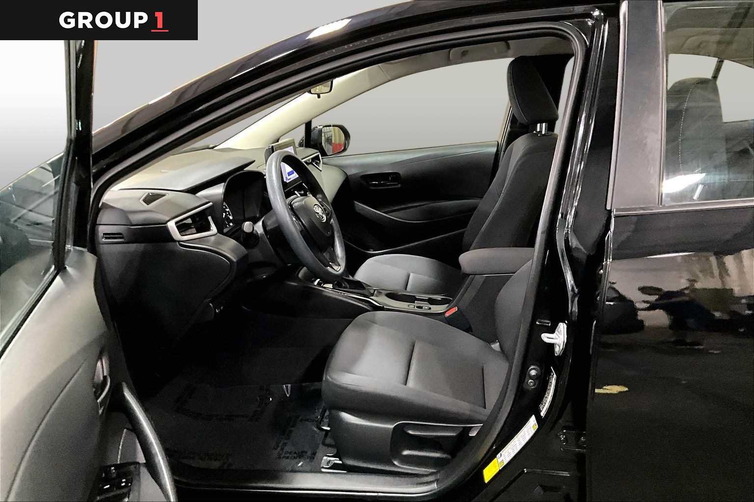 Certified 2025 Toyota Corolla LE FWD image 8
