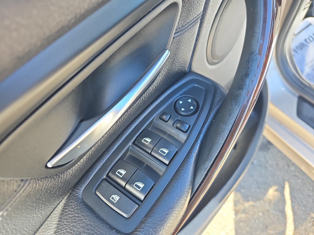 Used 2015 BMW 328i xDrive Sedan AWD/4WD image 20