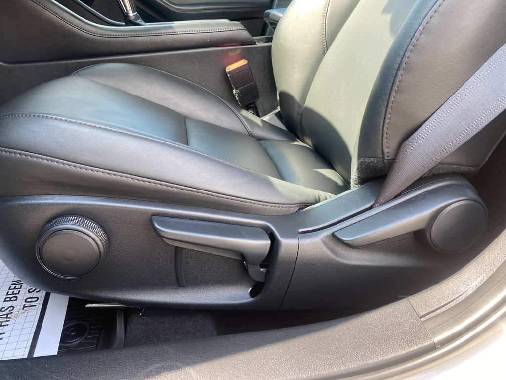 Used 2025 MAZDA MAZDA3 s FWD image 11