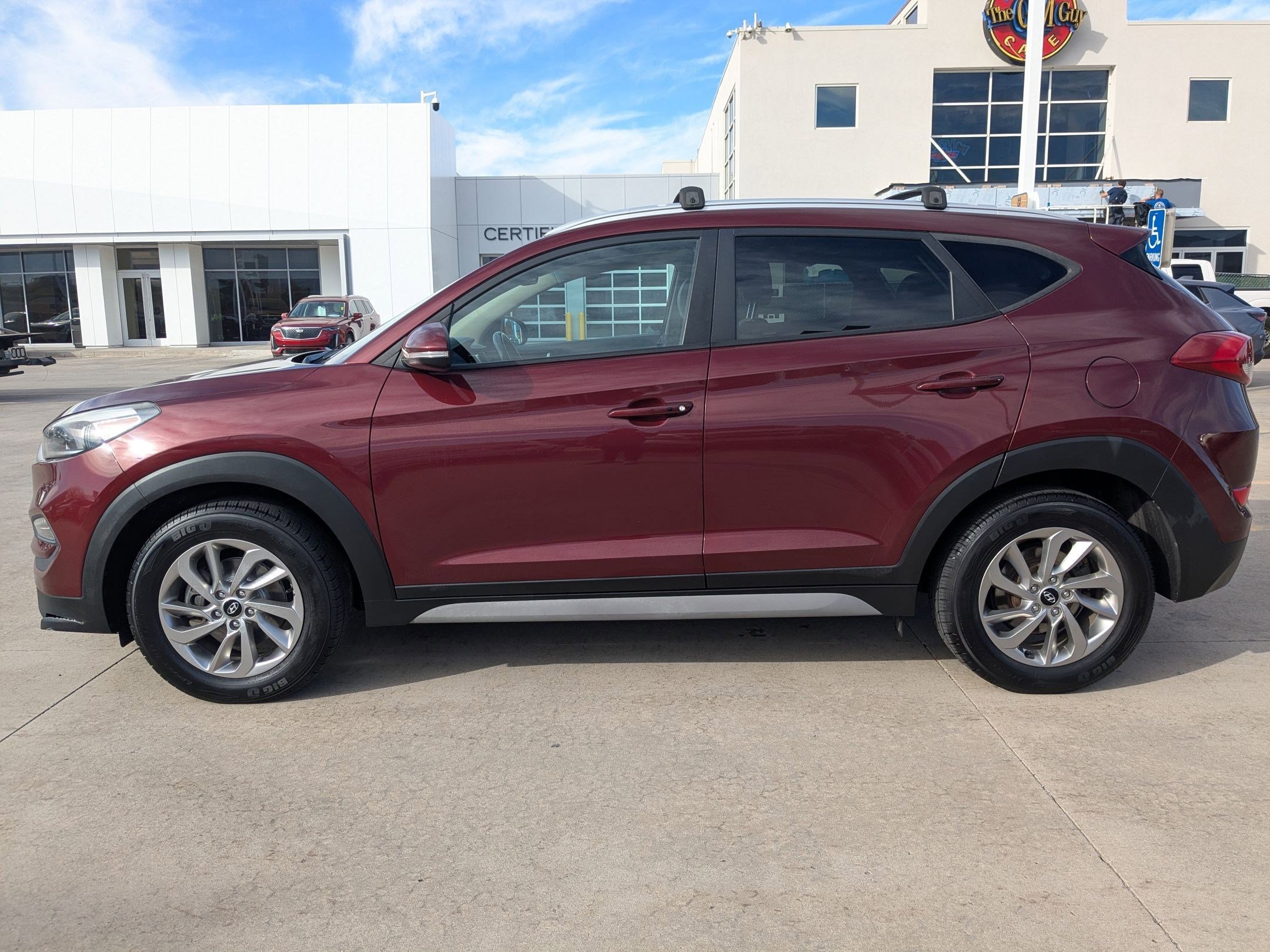 Used 2017 Hyundai Tucson SE Plus image 2