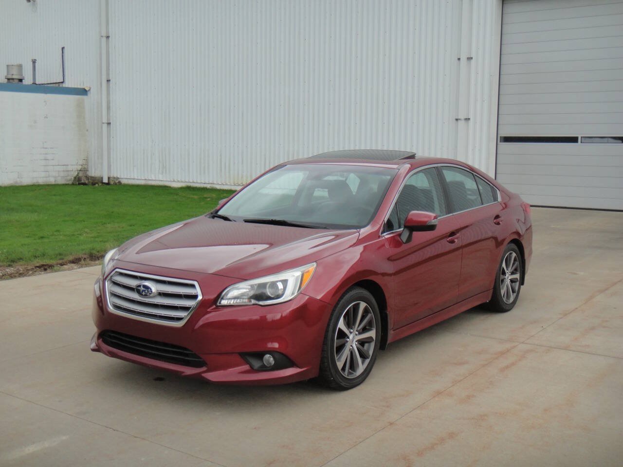 Used 2017 Subaru Legacy 2.5i Limited AWD/4WD image 2
