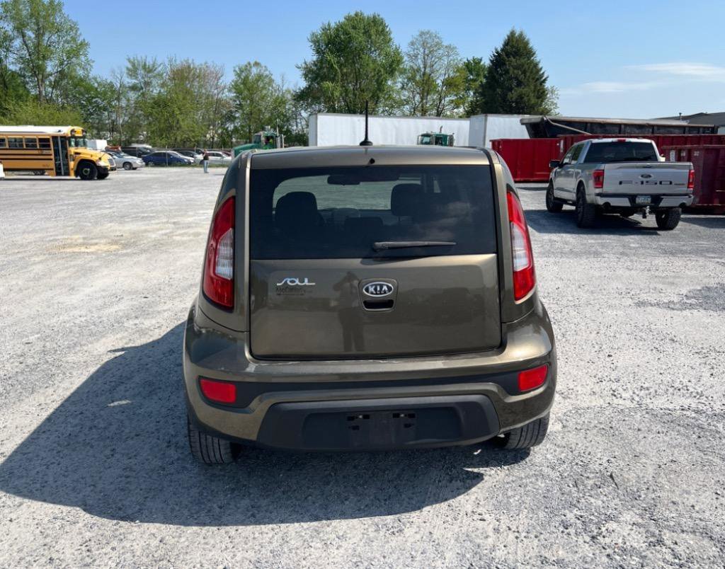 Used 2012 Kia Soul + image 6