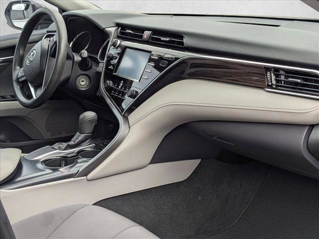 Used 2018 Toyota Camry LE image 23