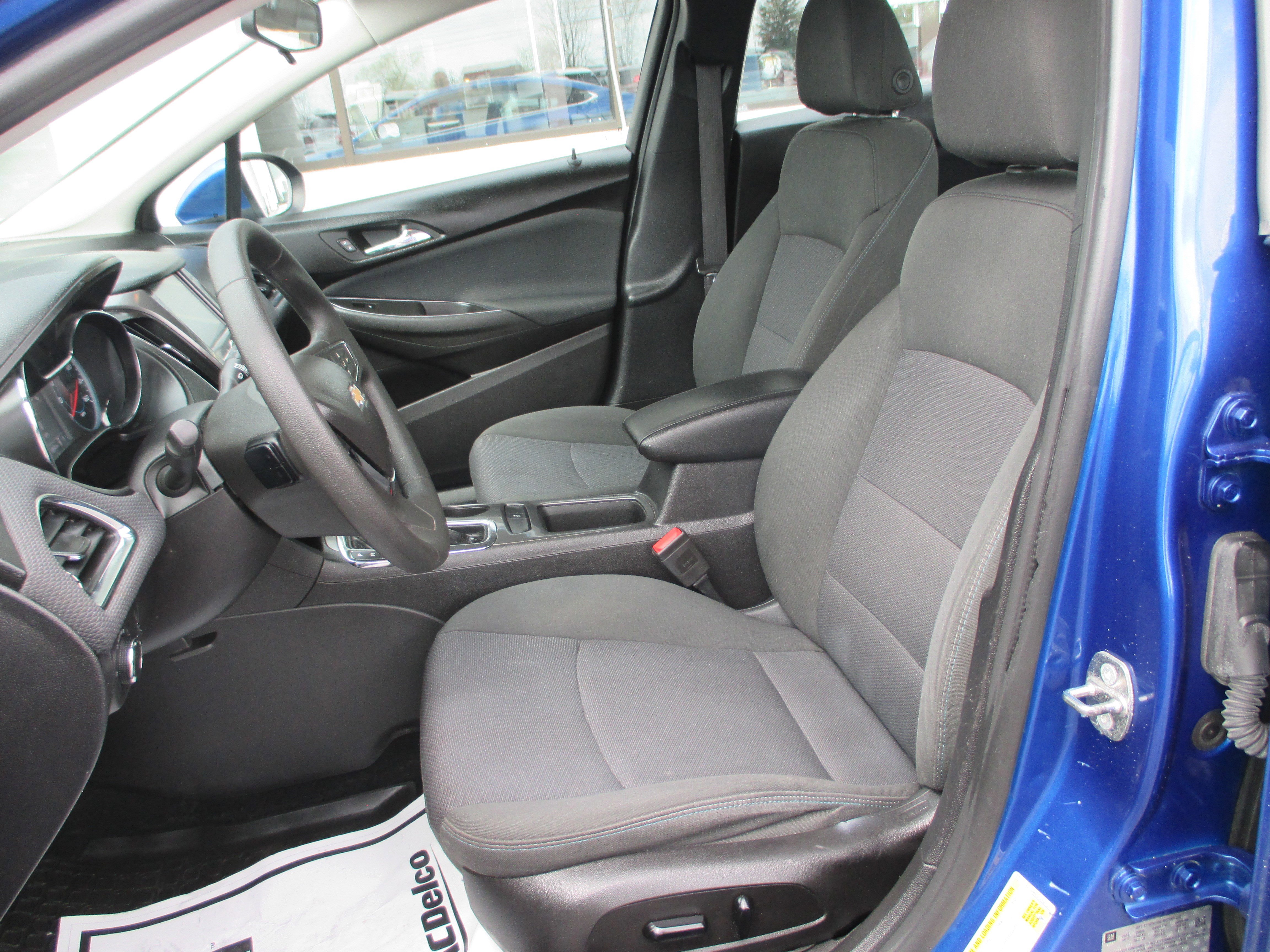 Used 2017 Chevrolet Cruze LT w/ Convenience Package FWD image 15