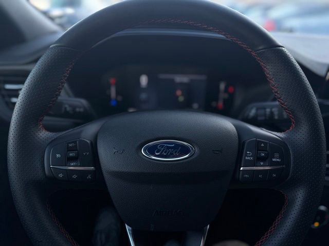Used 2025 Ford Escape ST-Line image 24