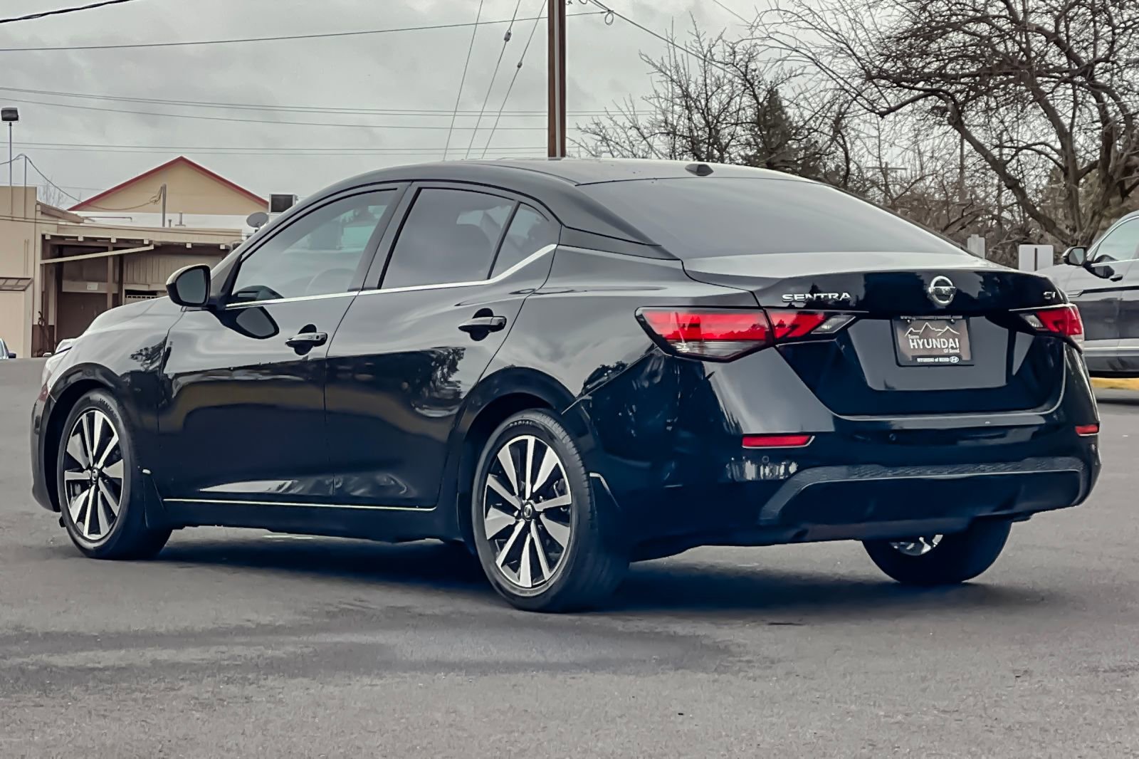 Used 2022 Nissan Sentra SV w/ SV Premium Package image 6