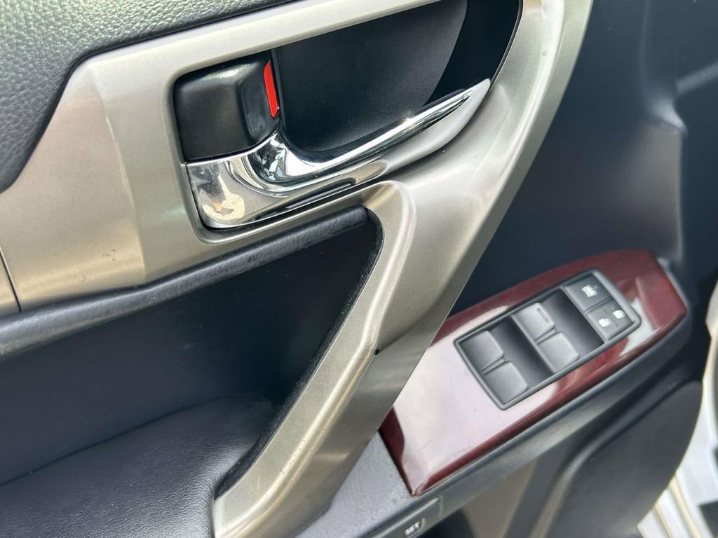 Used 2015 Lexus GX 460 w/ Premium Package image 19