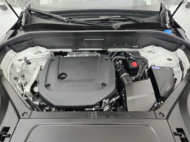 New 2025 Volvo XC90 B6 Core w/ Climate Package AWD/4WD image 31
