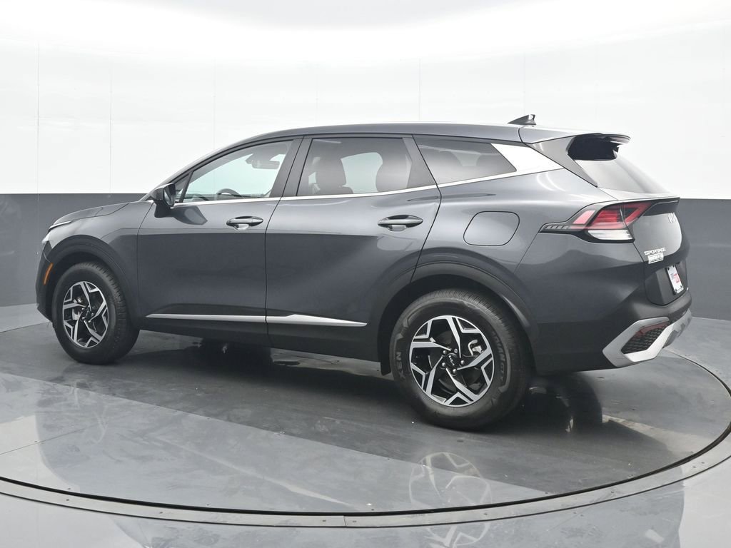 Used 2024 Kia Sportage LX image 4