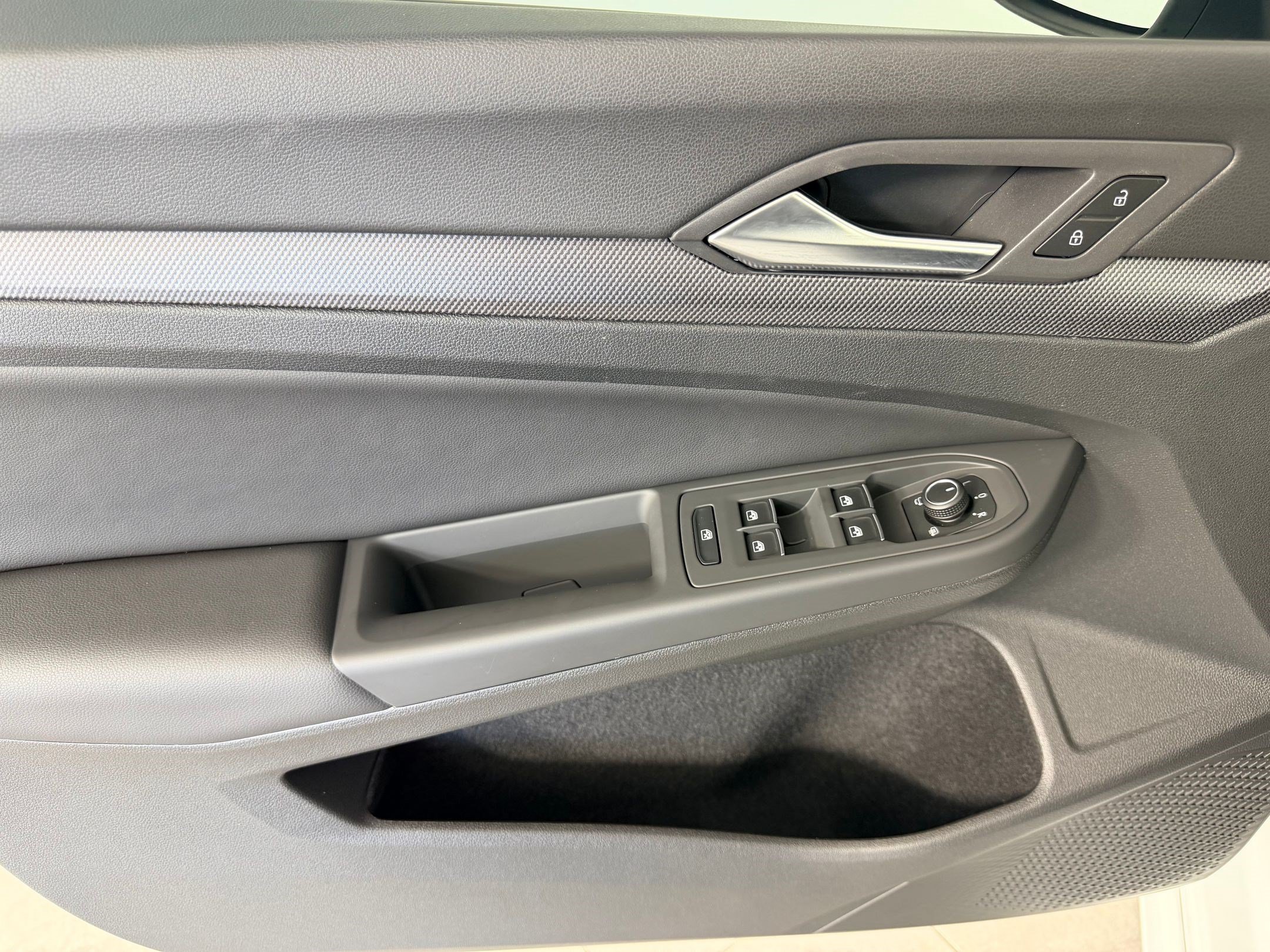 Used 2026 Volkswagen Golf AWD/4WD image 13
