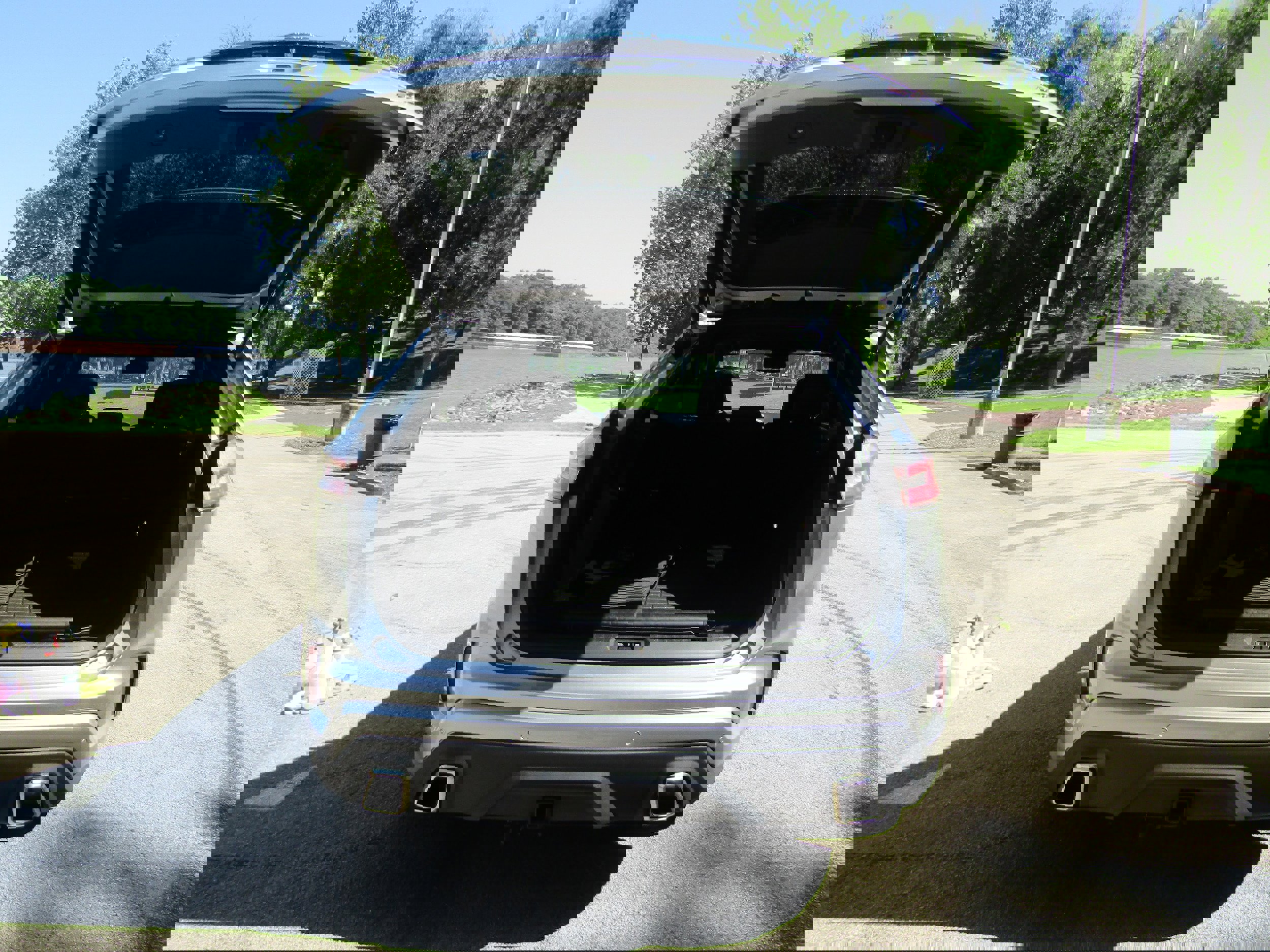 Certified 2022 Ford Edge ST w/ Equipment Group 401A image 18