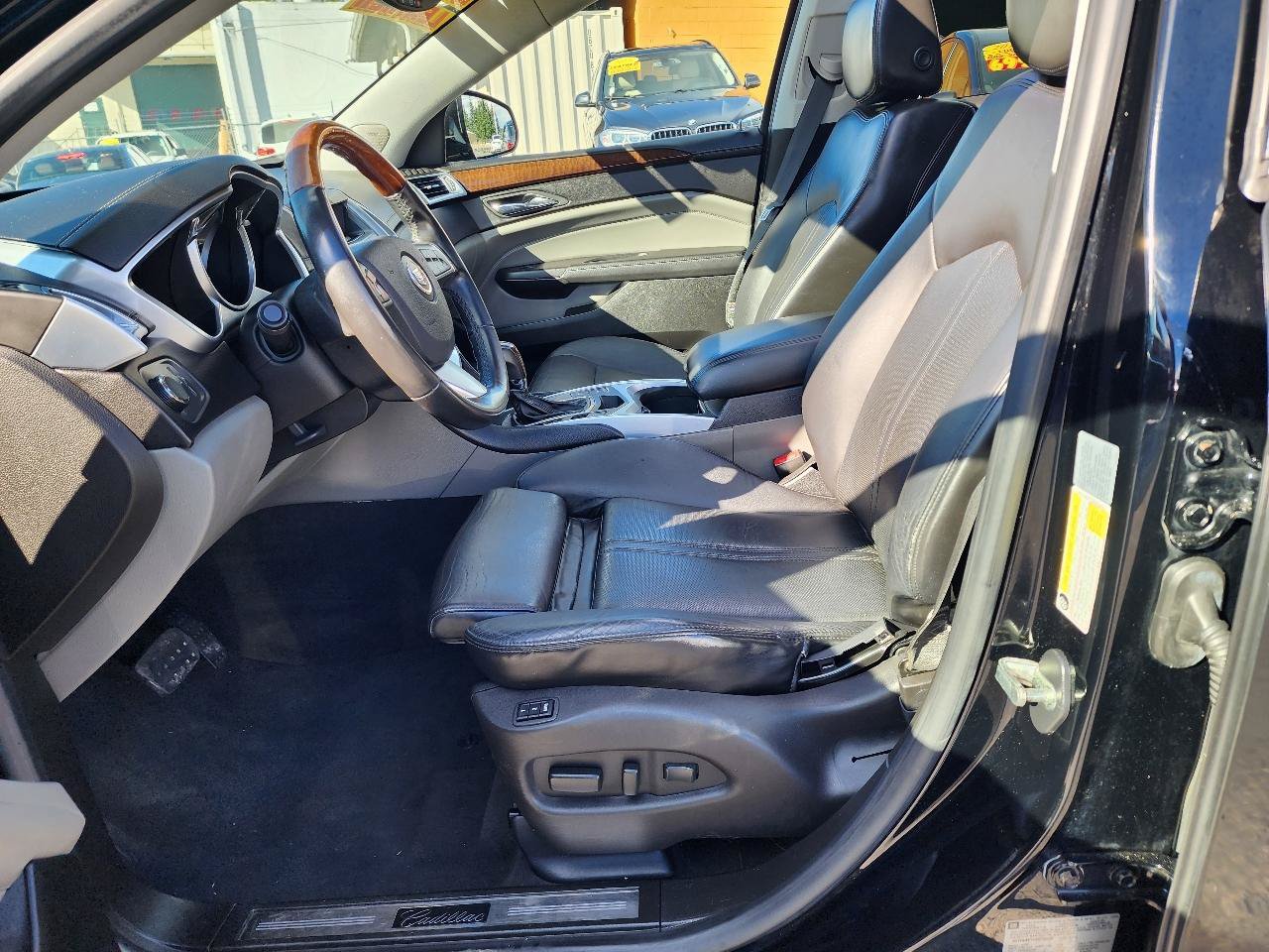 Used 2010 Cadillac SRX Luxury FWD image 13