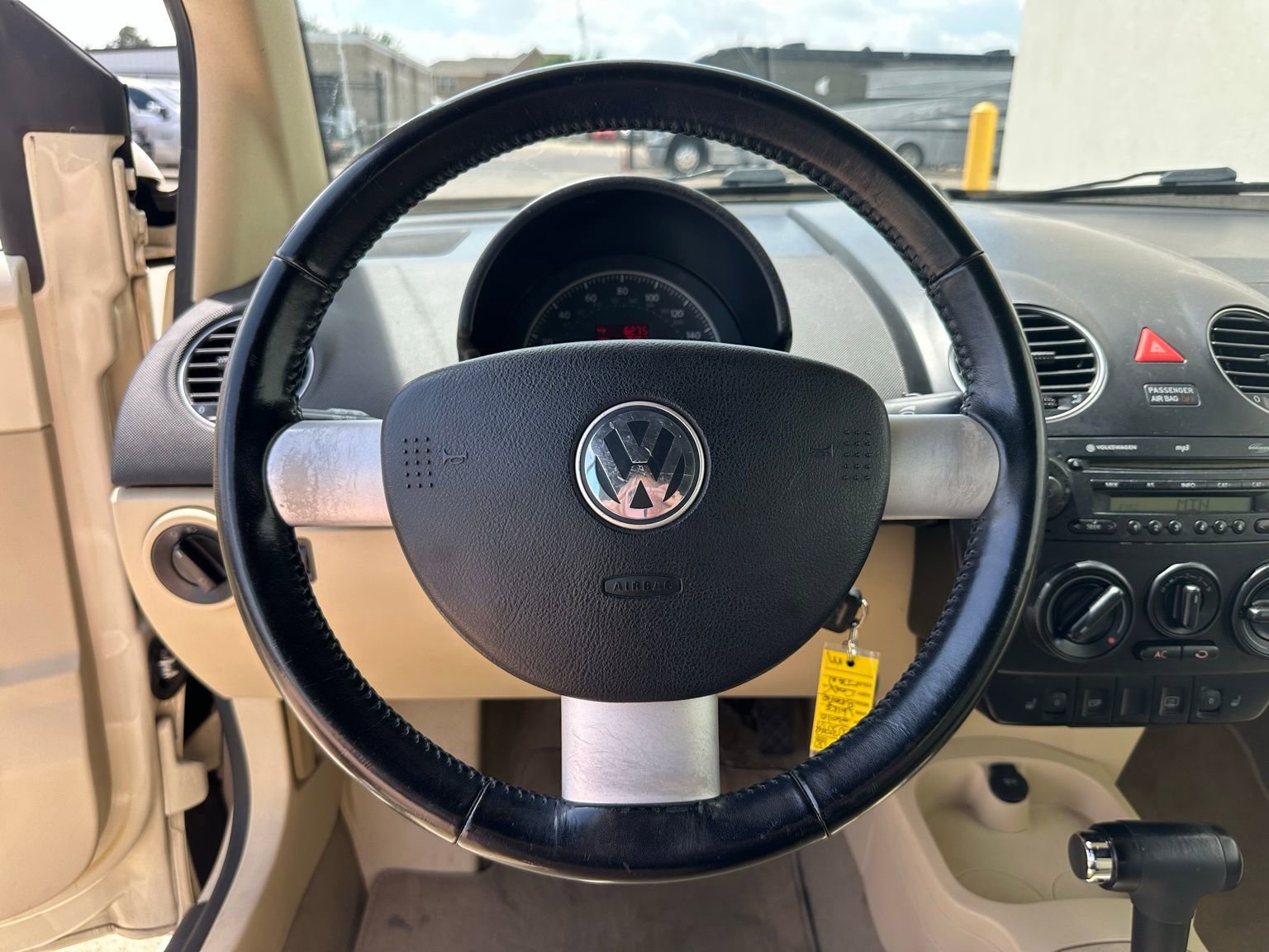Used 2010 Volkswagen Beetle Final Edition FWD image 13