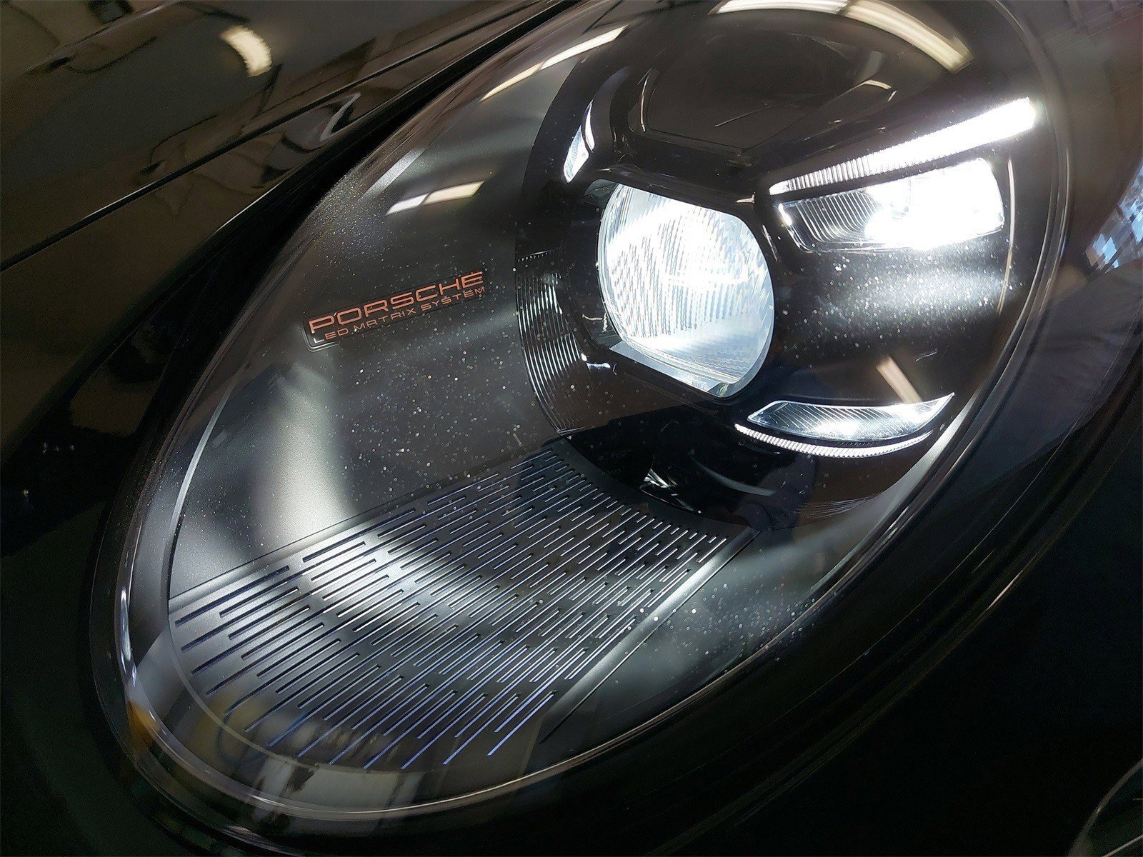 Used 2024 Porsche 911 Carrera 4 GTS image 40