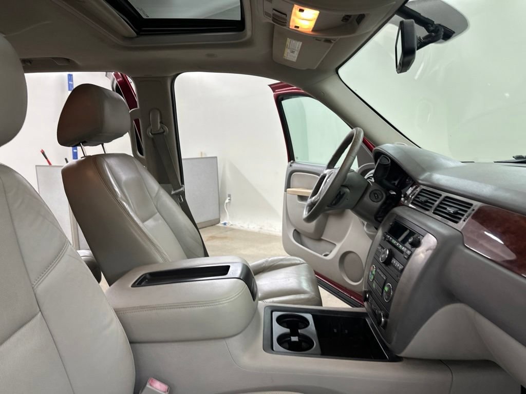 Used 2012 GMC Yukon SLT w/ SLT-2 Equipment Package AWD/4WD image 23