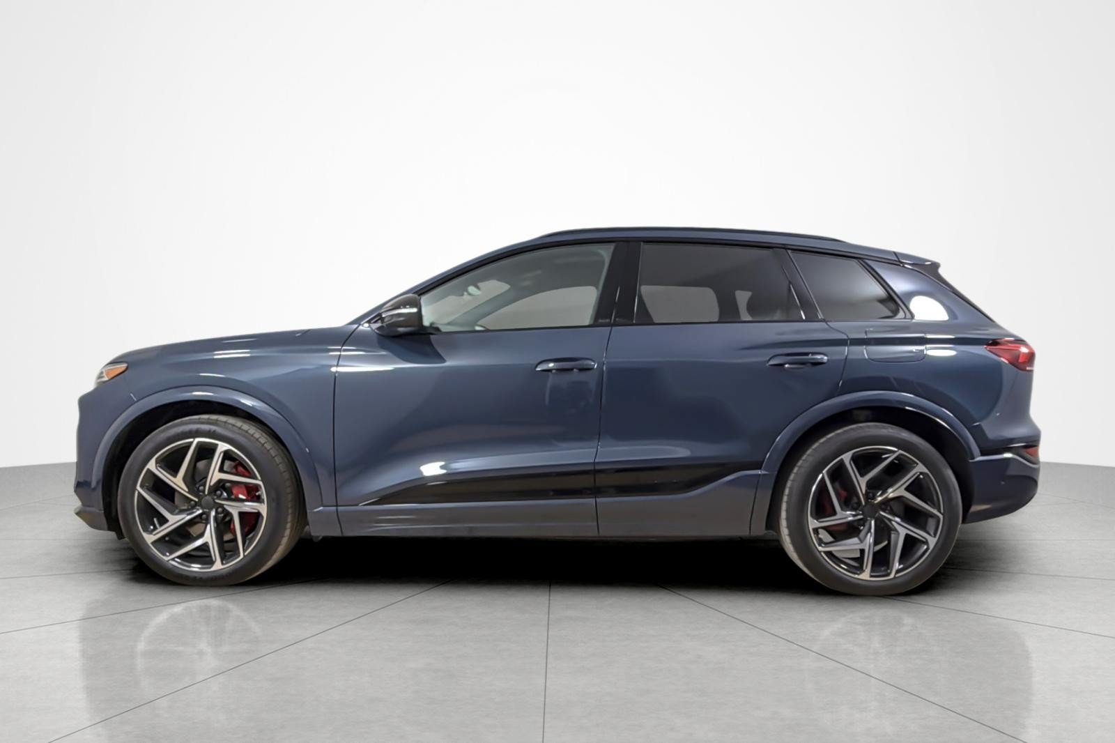 New 2027 Audi SQ6 e-tron Premium Plus AWD/4WD image 3